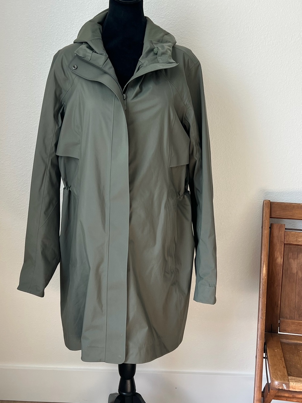 lululemon Olive Green Rain Jacket size 12
